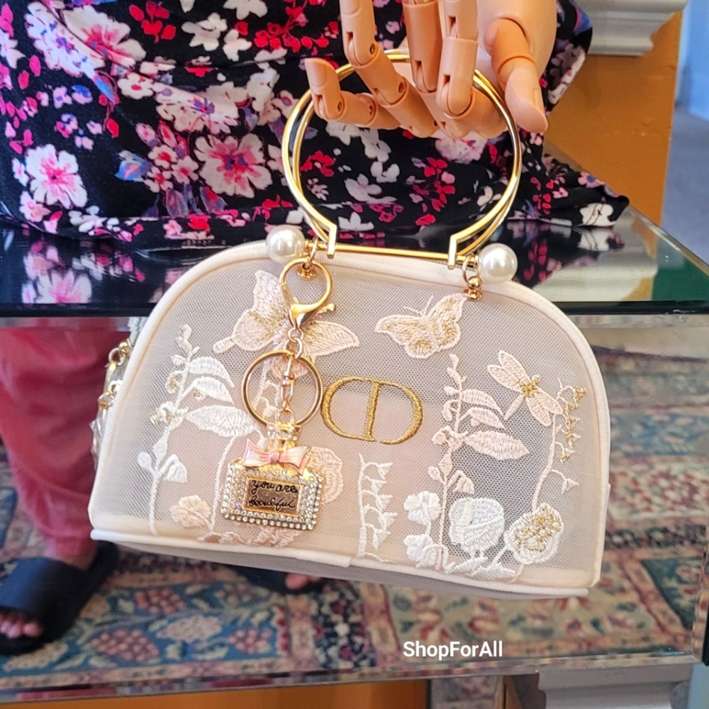 💥Hp💓🥳💥💥Dior Elegant Cream Clutch Style Pouch